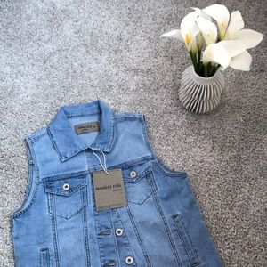 NEW Markdown! Jean vest!